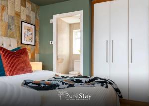 Stunning Bishop Auckland House with 5-bedrooms & 8 Beds Sleeps 12 with Free Parking by PureStay