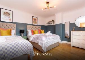 Stunning Bishop Auckland House with 5-bedrooms & 8 Beds Sleeps 12 with Free Parking by PureStay