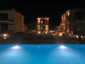 Three Charites Resort - 吉亚洛瓦