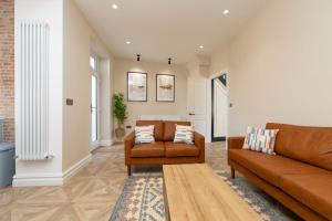 Sleeps 10 House near Bike Park Wales