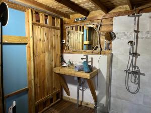 Maisons de vacances Magnifique Tiny House avec jacuzzi privatif proche du Touquet Paris plage : photos des chambres