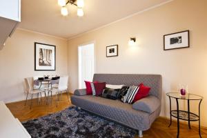 Amaranth Apartment