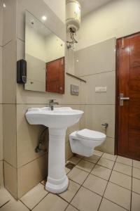 Hotel RK Residency Opposite ISBT Sector 43 Chandigarh