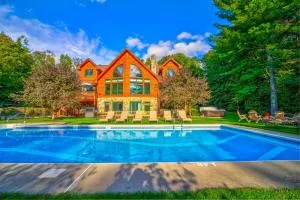 Most Luxury 7000 Sq ft Log Estate with Pool Hot Tub Sauna - 威尔明顿