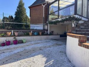 Appartements Les Iris, appartement modeste en sous-sol : photos des chambres