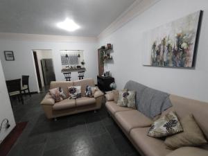 Apartamento Enseada Beira Mar com sacada