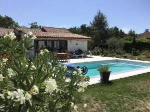 Maison avec piscine en bord de Drôme - Blacons