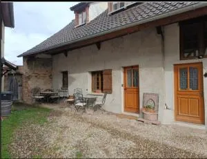 Grange rénovée dans cour privée avec jardin sur les remparts - Rorschwihr