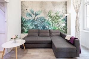 Charming Cozy Downtown Heaven for 2