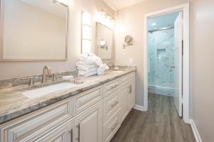 Phoenix East 1407 condo