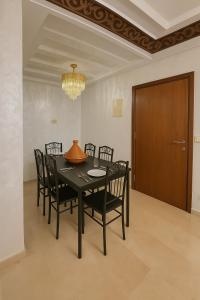 The Grand Farrabi Appartement - 5 Minuten Van Marina Bay - 6 Personen - 2 badkamers - Airco & Privé parking!