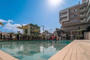 Terrazzo 408A - Apto 2 quartos em condomínio de luxo à 300 metros da Praia de Bombas