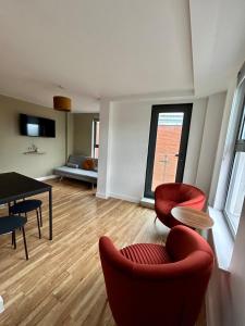 City Centre 2 bed apartment with a balcony