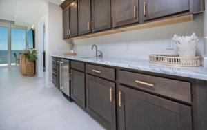 Phoenix Gulf Towers 2104 condo