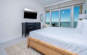 Phoenix Gulf Towers 2104 condo