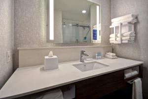 King Room room in Hampton Inn & Suites Las Vegas Convention Center