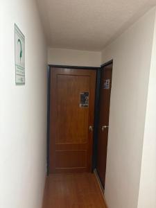 Dorado Inn - Cerca al Aeropuerto - Habitación 202