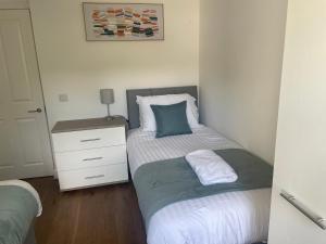 No 4 Cranborne - 2 bed 2 bath - Free Parking