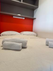 Sunny Stay - Mobile home 1 minute from beach with free parking and wifi!