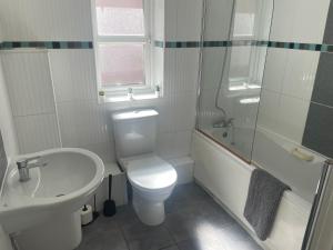 No 4 Cranborne - 2 bed 2 bath - Free Parking