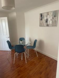 No 4 Cranborne - 2 bed 2 bath - Free Parking