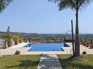 Epic Views - 7 min from airport - Recado