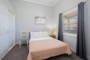 Annies Cottage - Relaxed Stay in Lake Macquarie