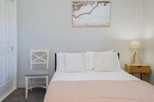 Annies Cottage - Relaxed Stay in Lake Macquarie