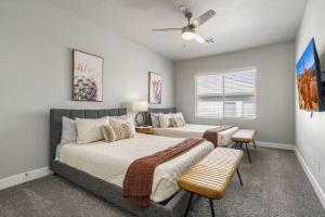 Home Near Zion with Private Pool & Waterpark Access