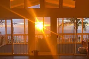 Quiet Beach Retreat - Гавайан-Оушен-Вью