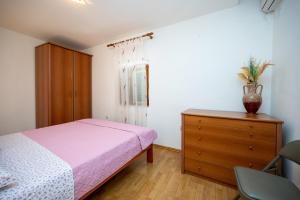 Apartments with parking space Savar, Dugi otok - 12762