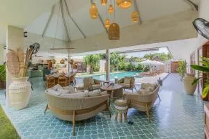 Villa Jinjah Soul Luxury 5BR Villa,18m Pool & Garden - Mantaak