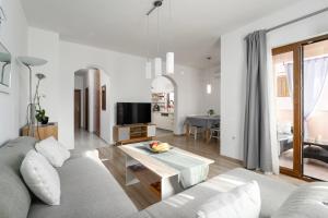 Apartments with parking space Mugeba, Porec - 24244