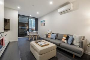 PRIME Hub on Bourke w City Views! near Chinatown!