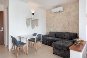 Ocean View from your King Bed