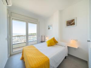Apartment in L Escala near Sandy Beaches