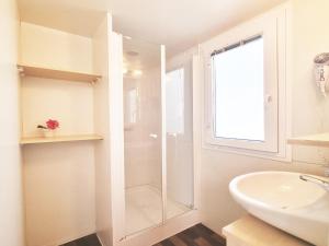 Nomad Infinity bungalow for 6