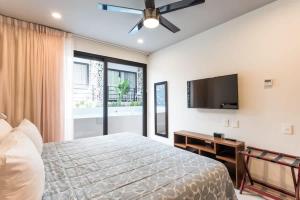 Luxury 1BR, 200m from the beach Rooftop Ocean View