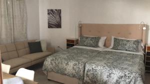 14 Cedar Entire Property