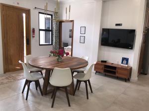 14 Cedar Entire Property