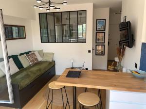 Élégant Appartement 2pièces PiscineVue mer parking