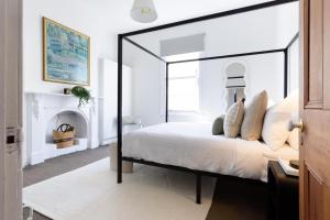 Elegant 2-Bedroom Home with Curated Decor & Outdoor Entertaining