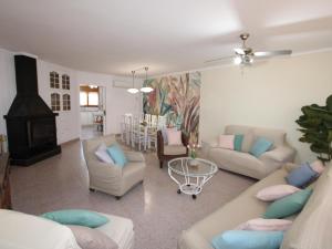 Casa con Piscina Privada Cerca del Mar, Mascotas Bienvenidas, WiFi Gratis, Playa para Perros - ES-184-39