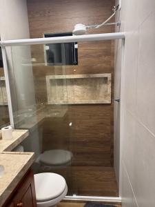 6 Micro casa perto da praia com ar e garagem