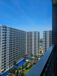 Hannahs Crib at Shore Residences with Balcony and Pool View