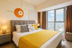 Rare 3BR Modern Penthouse in BGC II Sleeps 12pax