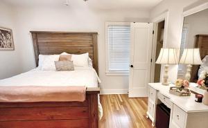 Elegant Family Home near Downtown