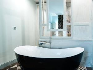 Appartements Appartement historique, animaux admis, centre de Pezenas - FR-1-607-213 : photos des chambres