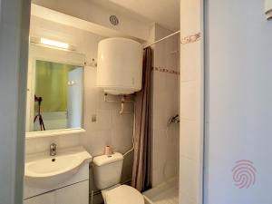 Appartements Charmant Studio avec Balcon, Wifi et Animaux Acceptes - FR-1-451-217 : photos des chambres