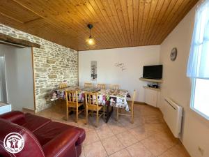 Maisons de vacances Gite familial a Talmont-Saint-Hilaire avec cour privee - FR-1-426-579 : photos des chambres